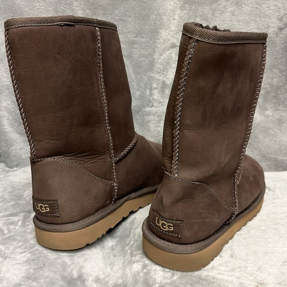 UGG CLASSIC SHORT LEATHER BROWNSTONE BOOTS SIZE 9 - Picture 7 of 10
